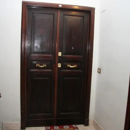 Large In San Paolo * روما