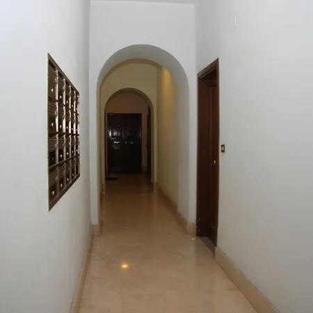 Large In San Paolo بيت ضيافة روما